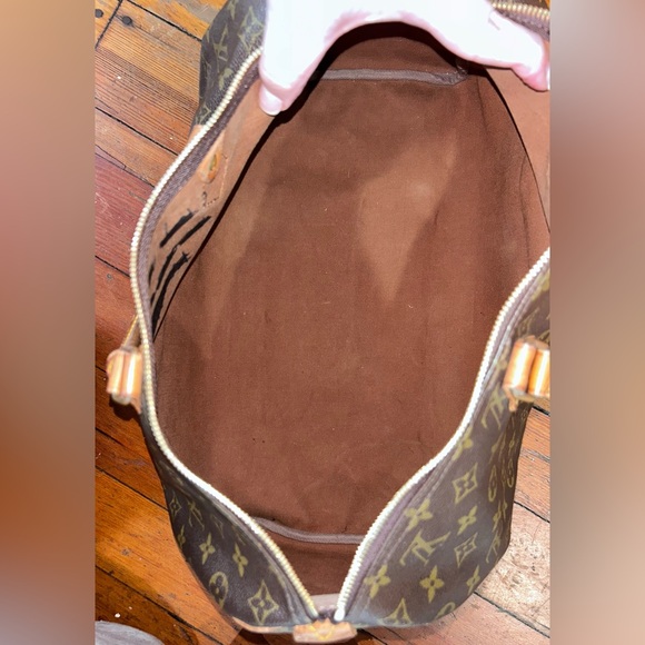 Louis Vuitton Monogram Speedy 40 with COA - Picture 14 of 17